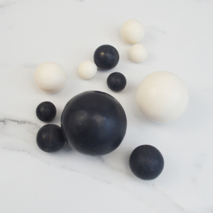 Шары шоколадные из глазури МИКС ЧЕРНЫЕ-БЕЛЫЕ