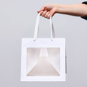 Пакет подарочный с ОКНОМ белый 25х25х25см