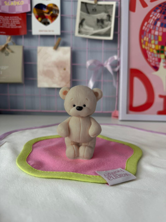 Фигурка из шоколадной глазури МЕДВЕЖОНОК БРАУНИ 4х5,5х8,5см ТЕМНО-БЕЖЕВЫЙ