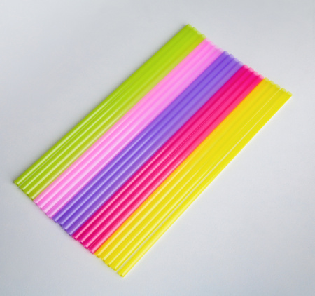 Трубочки одноразовые пластиковые 21см (0,5см) 100 штук Трубочки одноразовые пластиковые 21см (0,5см) 100 штук