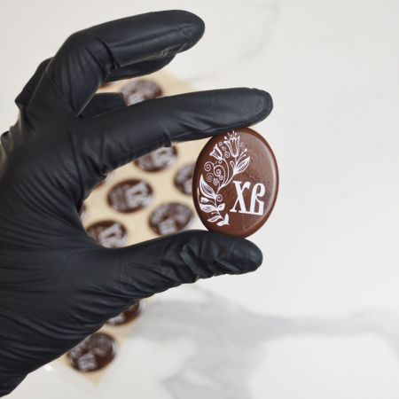 Украшение из шоколадной глазури "ХВ" овал 28х47мм 24 штуки